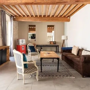 Apartment La Tour 1 Au Coeur Du Centre, L'Isle-sur-la-Sorgue