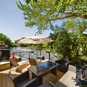 La Terrasse Du Pecheur LʼIsle-sur-la-Sorgue